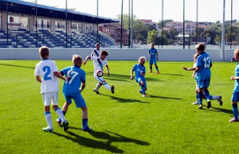 Футбольне поле в англомовному таборі в Болгарії