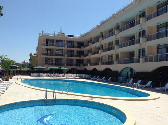 Басейни дитячого літнього табору в Болгарії